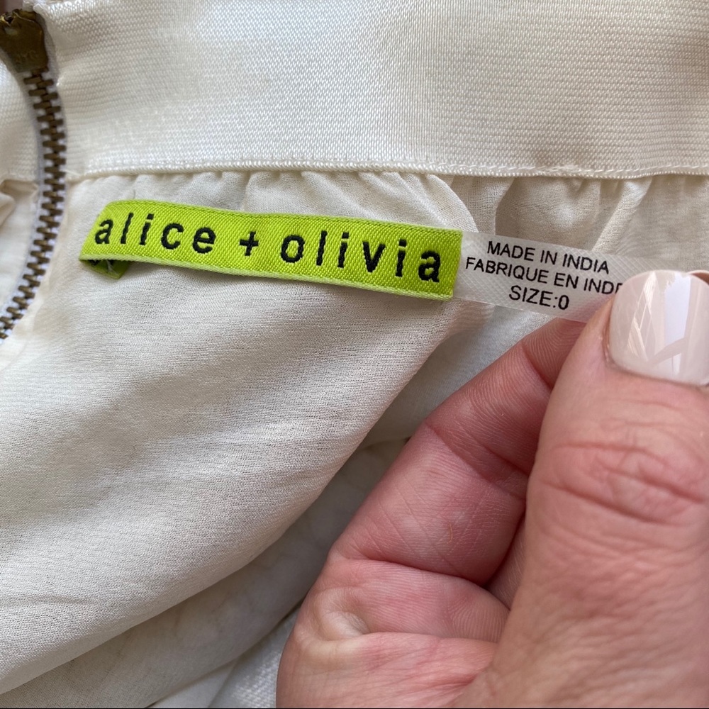 Alice + Olivia Metallic Sequin mini skirt XS gold - Picture 4 of 10